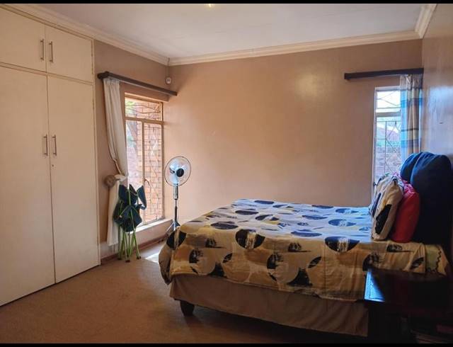 3 BEDROOM TOWNHOUSE FOR SALE IN VANDERBIJLPARK CW 3